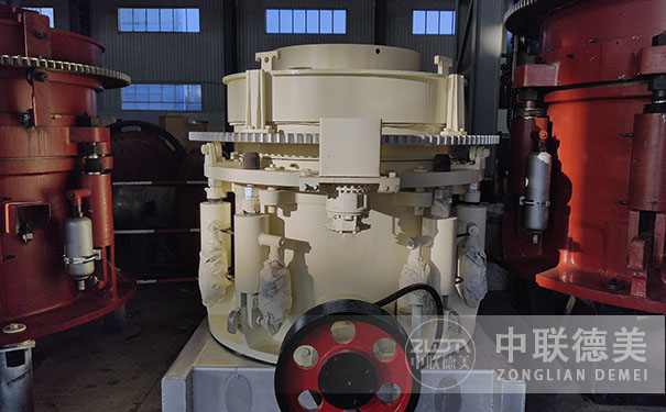 天津液壓圓錐破碎機(jī)現(xiàn)場視頻圖片